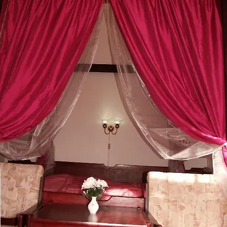 Hotell Helga 4*
