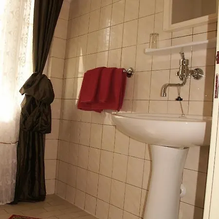 Hotell Helga 4*