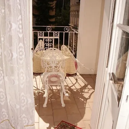 Hotell Helga 4*